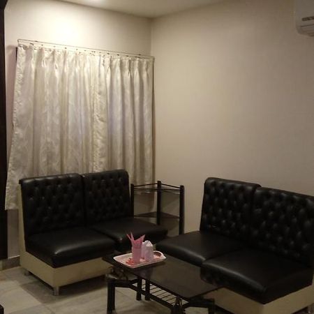 Continental Lodge Ingraj Bazar Dış mekan fotoğraf