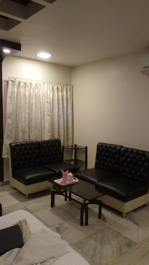Continental Lodge Ingraj Bazar Dış mekan fotoğraf
